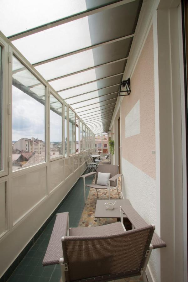 Large 5 Rooms With Garage In The City Center Анси Екстериор снимка